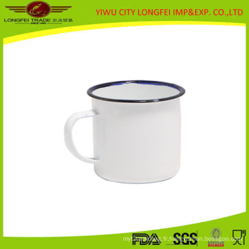 Tasse d&#39;émail latérale intérieure et extérieure de couleur blanche